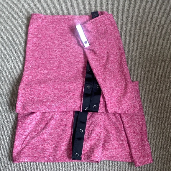 Lululemon Vinyasa Scarf with snaps. EUC - Picture 1 of 4